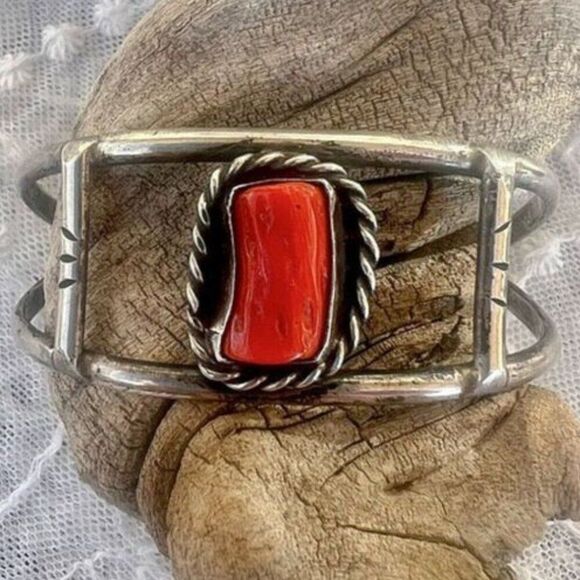 Vintage 60's/70's Handmade Red Coral Native Cuff - Picture 8 of 8